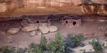 The Economic Impact of Archaeology in the US: Tourism and Research Funding - Cover Image